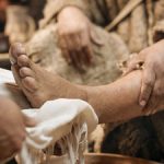 JÉSUS DEPOSE SES VÊTEMENTS. – Dimanche 26 MARS – 3° semaine de Carême