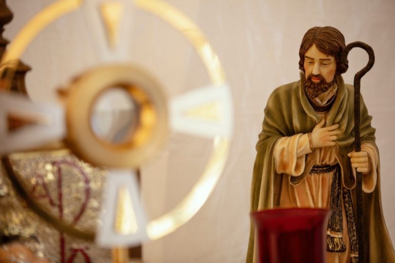 A L’IMAGE DE JOSEPH : AIMER ET SERVIR